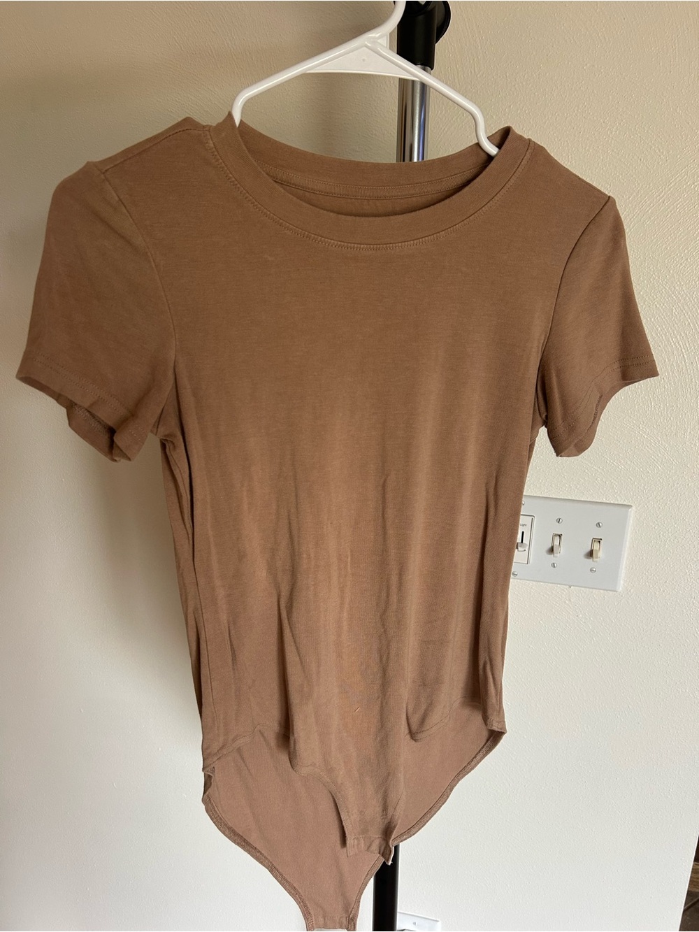 Essential Crewneck Short Sleeve Bodysuit in Brown